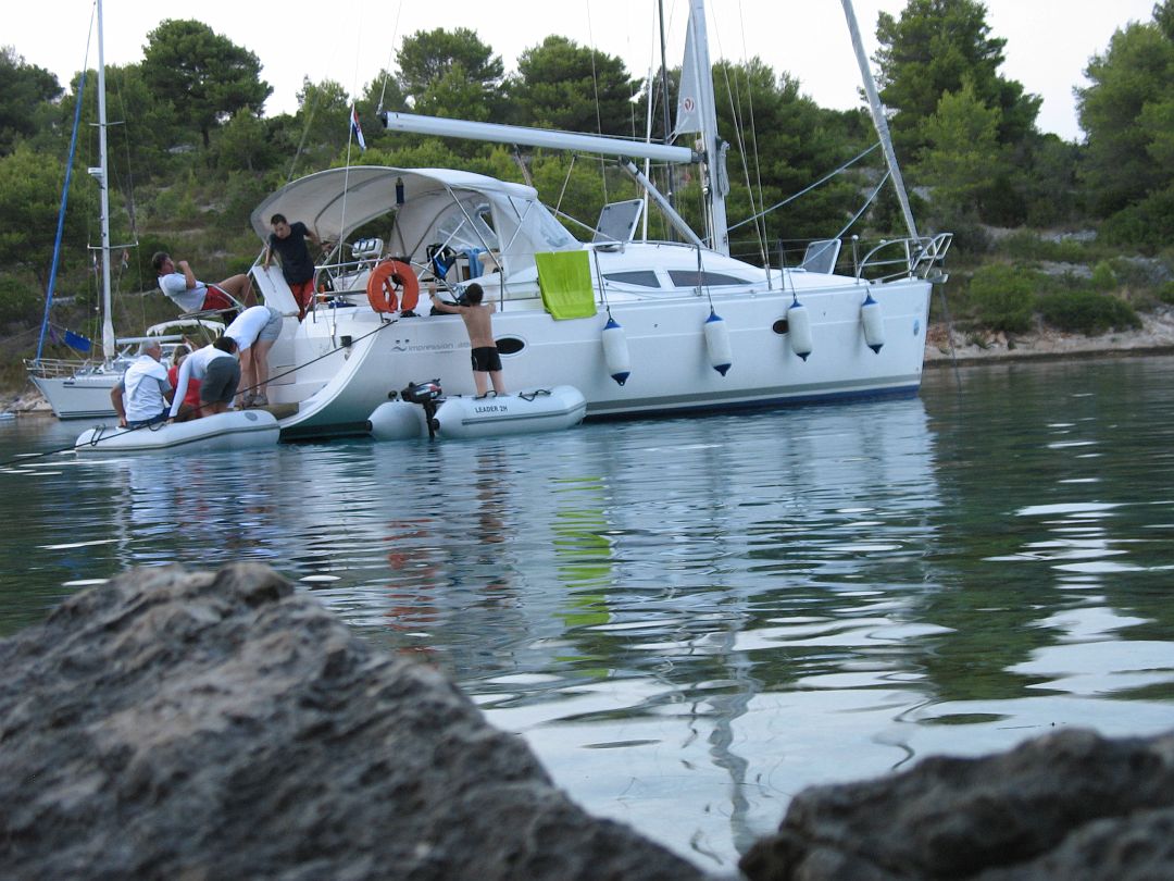 IMG_8255.JPG - Szomszéd csapat partraszállásra készül.