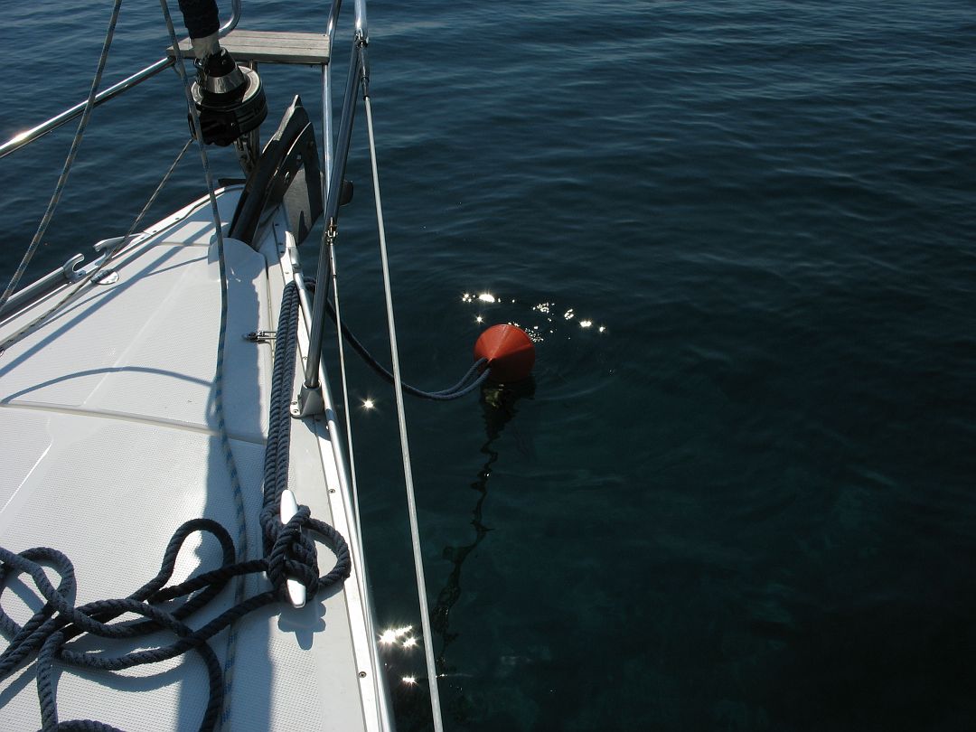 IMG_8473.JPG - Bójára kikötve fürödtönk még egy utolsót. Pasman sziget dékeleti oldalán.
